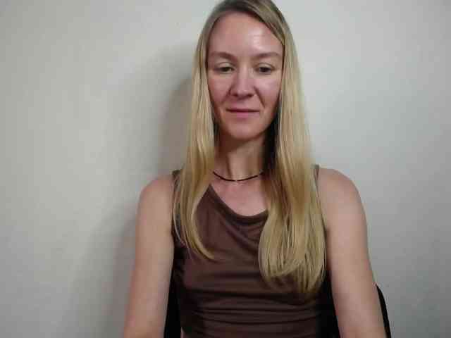 Melody121 webcam
