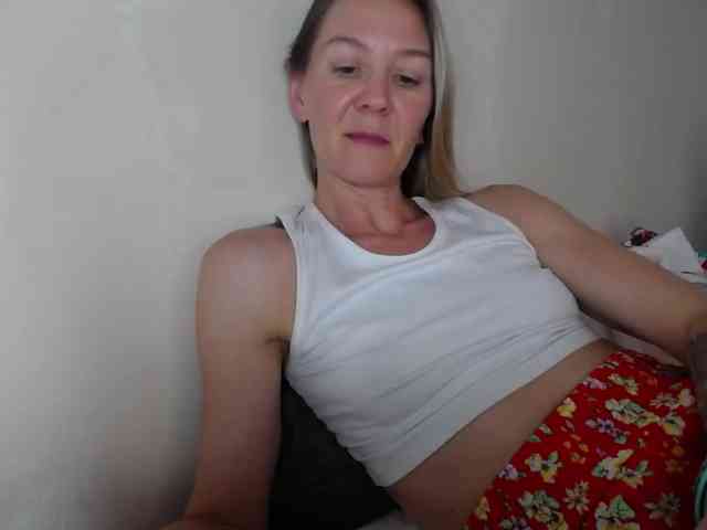 Melody121 webcam