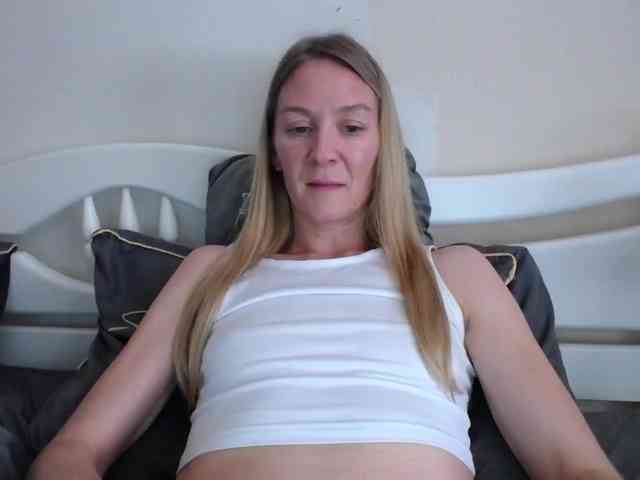 Melody121 webcam