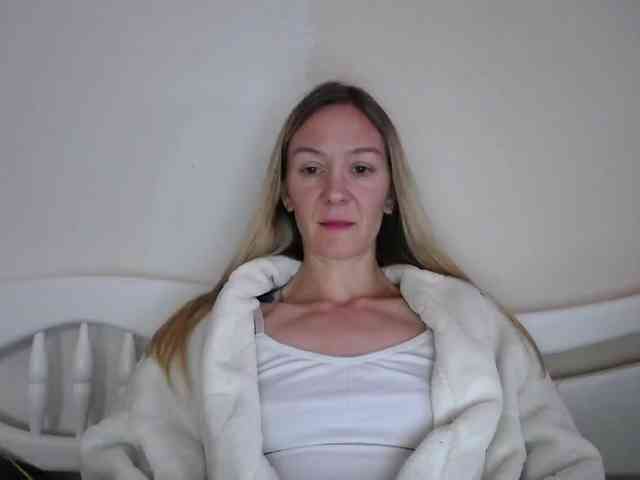 Melody121 webcam