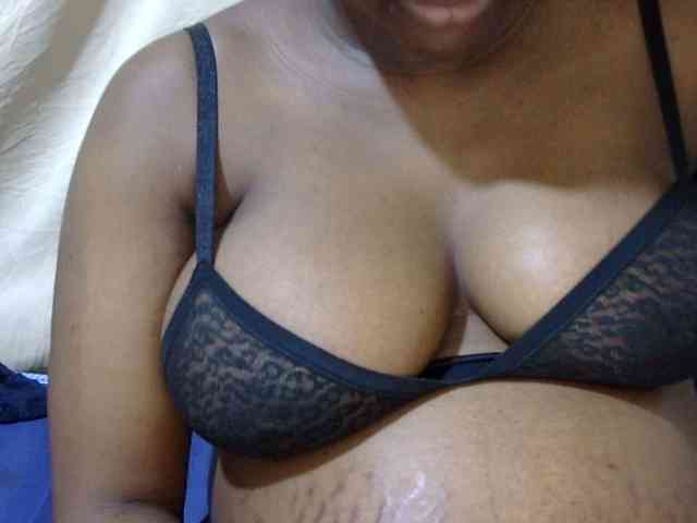 lovely-maya Live Webcam on BongaCams