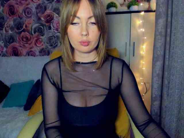 Cuddliesss Live Webcam on BongaCams