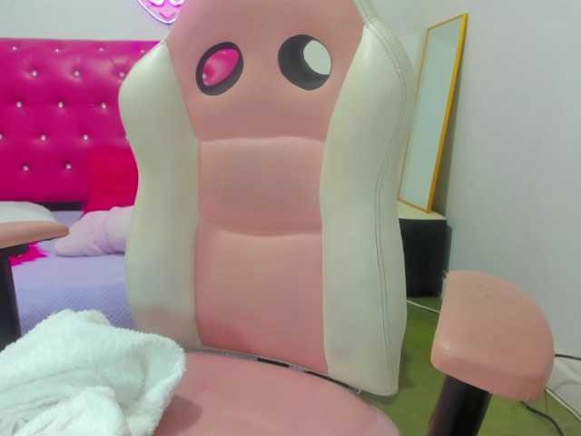 Cristal-rose webcam bongacams model stream image