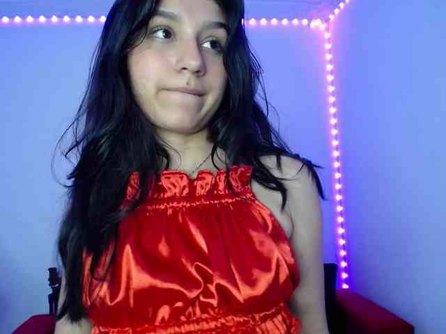 mia-skinny18