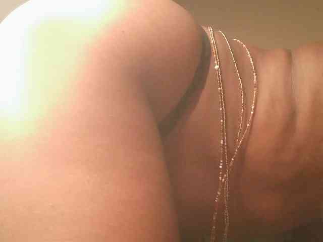 Creamy-234 webcam