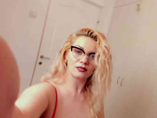 SherrySquirts webcam