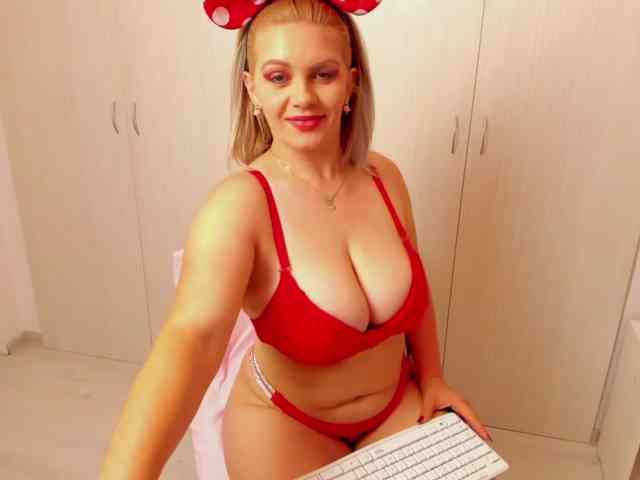SherrySquirts webcam