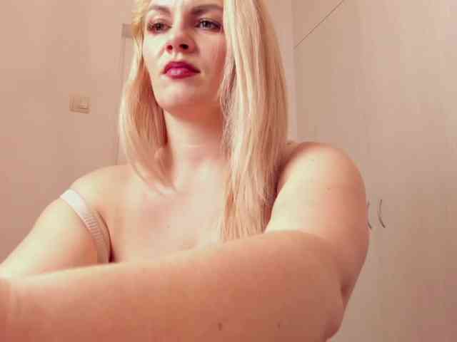 SherrySquirts webcam