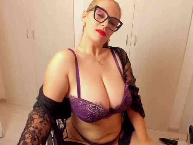 SherrySquirts webcam