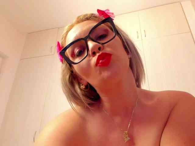 SherrySquirts webcam