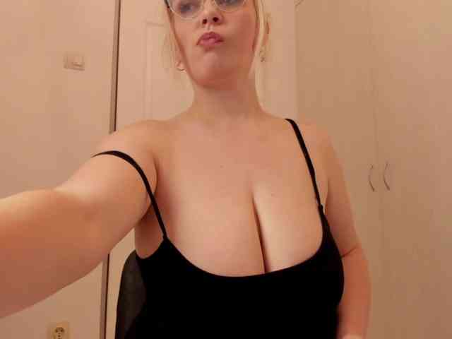 SherrySquirts webcam