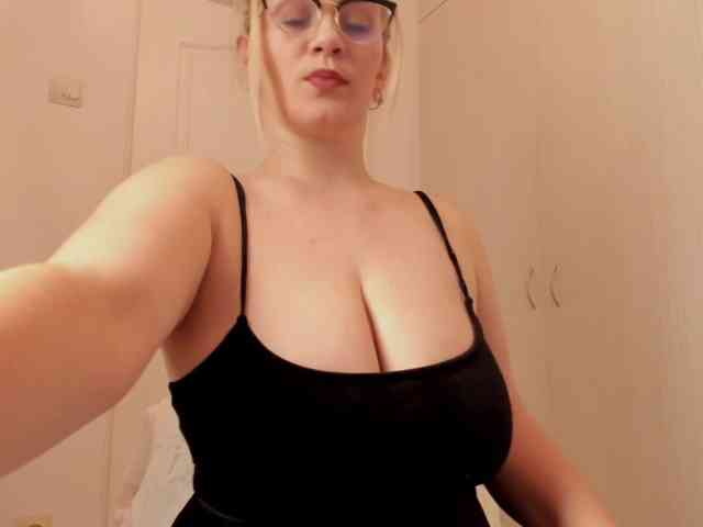 SherrySquirts webcam