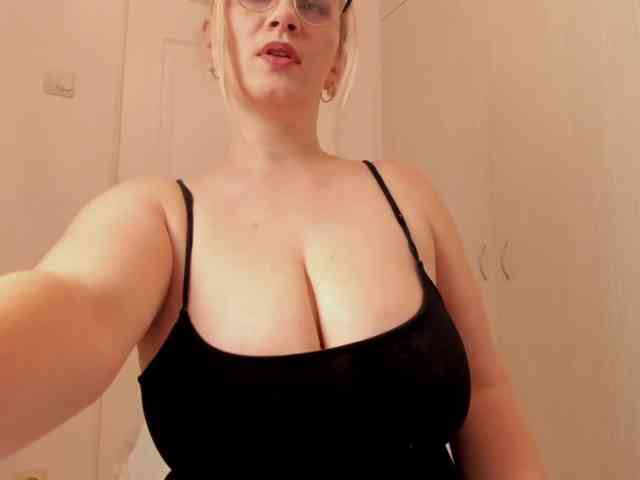 SherrySquirts webcam