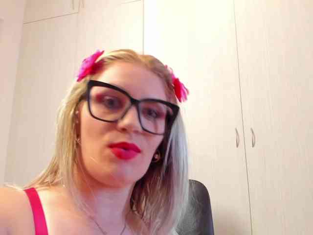 SherrySquirts webcam