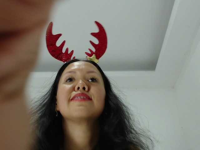 marilyn-beautifullyhairy's BongaCams show and profile