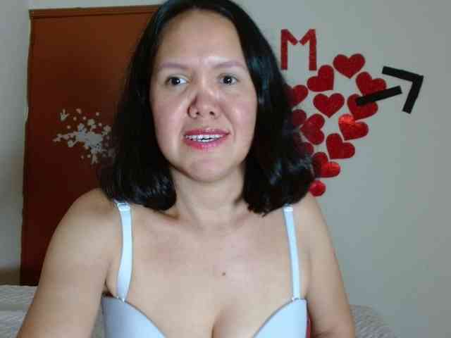 marilyn-beautifullyhairy webcam