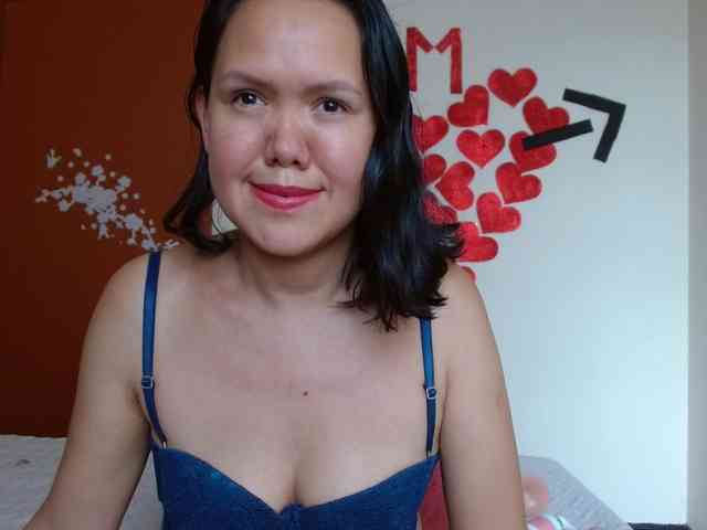 marilyn-beautifullyhairy webcam