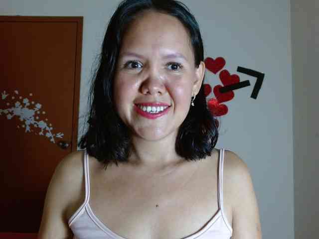 marilyn-beautifullyhairy webcam