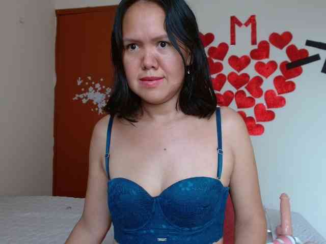 marilyn-beautifullyhairy webcam