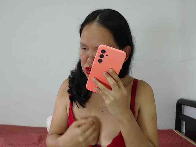 marilyn-beautifullyhairy webcam