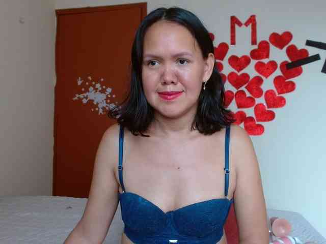 marilyn-beautifullyhairy webcam