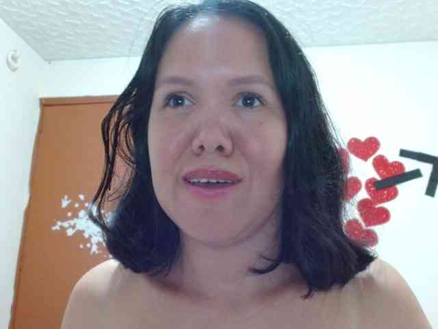 marilyn-beautifullyhairy webcam