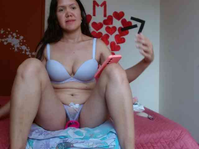 marilyn-beautifullyhairy webcam