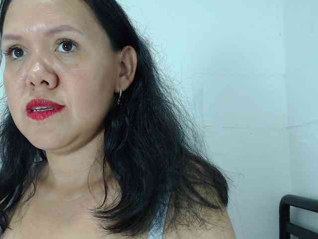 marilyn-beautifullyhairy webcam