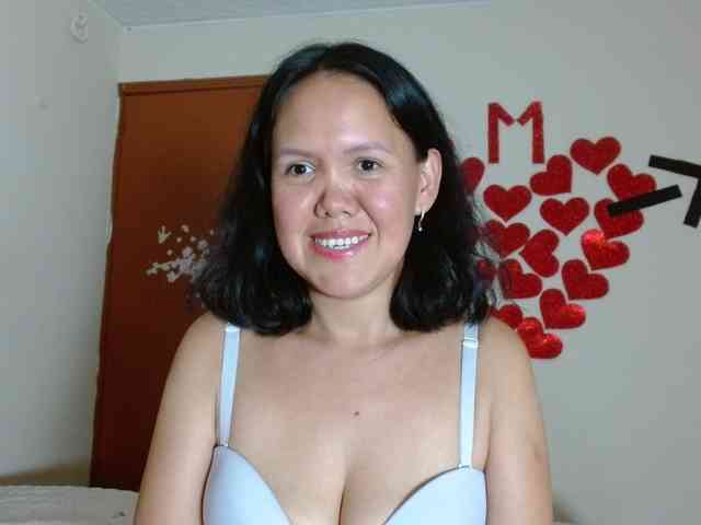 marilyn-beautifullyhairy webcam