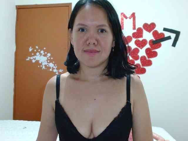 marilyn-beautifullyhairy webcam