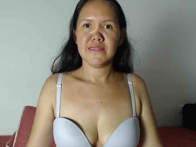 marilyn-beautifullyhairy webcam