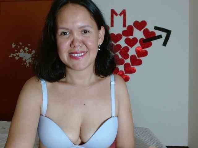 marilyn-beautifullyhairy webcam