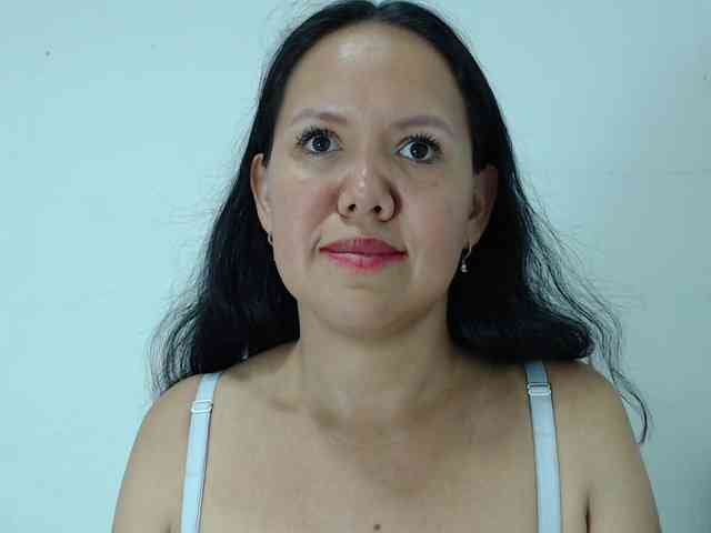 marilyn-beautifullyhairy webcam