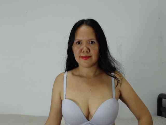 marilyn-beautifullyhairy webcam