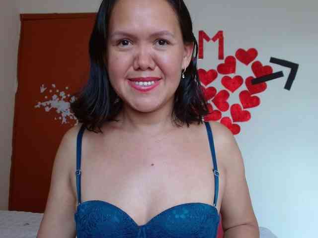 marilyn-beautifullyhairy webcam