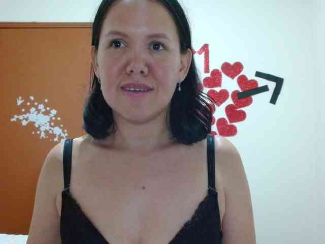 marilyn-beautifullyhairy webcam