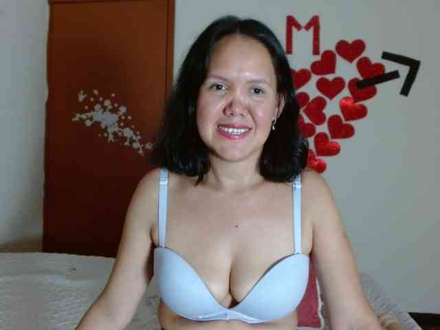 marilyn-beautifullyhairy webcam