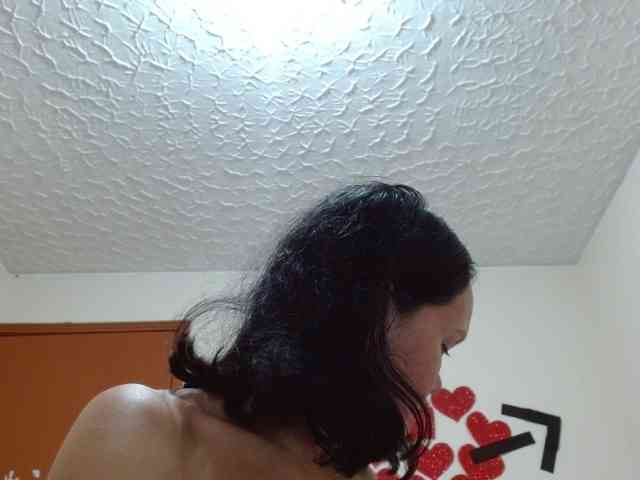 marilyn-beautifullyhairy webcam