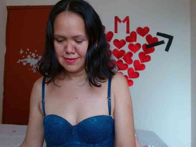 marilyn-beautifullyhairy webcam