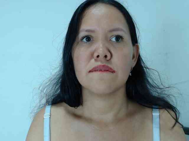 marilyn-beautifullyhairy webcam