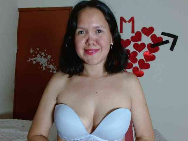 marilyn-beautifullyhairy webcam