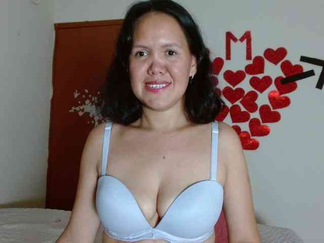 marilyn-beautifullyhairy webcam