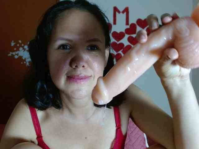marilyn-beautifullyhairy webcam