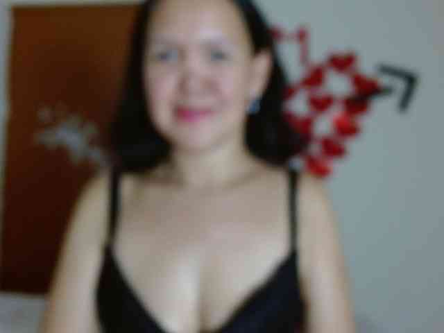 marilyn-beautifullyhairy webcam