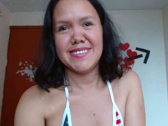marilyn-beautifullyhairy webcam