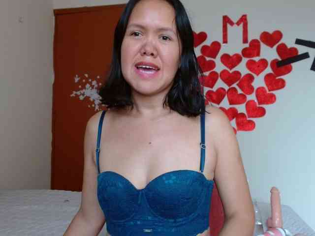 marilyn-beautifullyhairy webcam