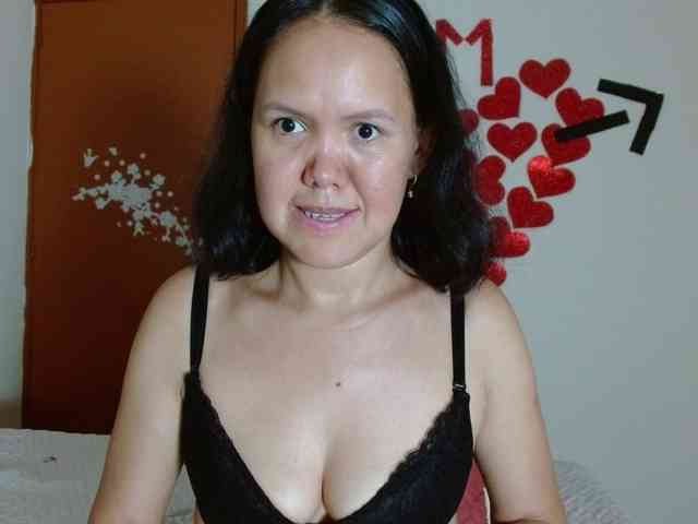 marilyn-beautifullyhairy webcam