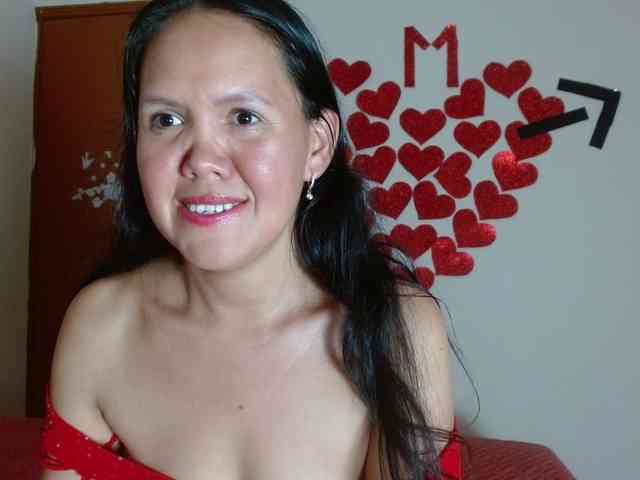 marilyn-beautifullyhairy webcam