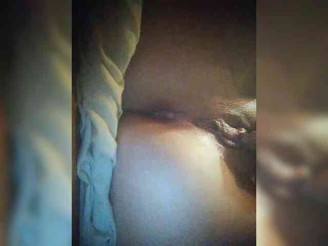 Selina-Lily webcam