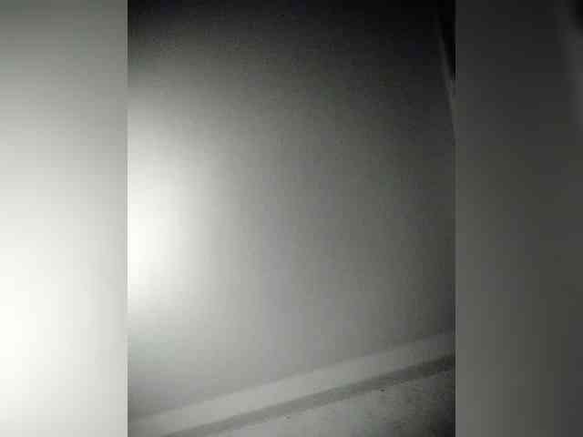 Selina-Lily webcam